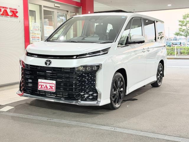 Toyota VOXY 2026 — фото автомобиля 1