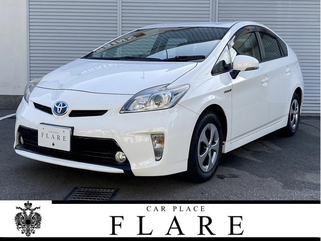 Toyota PRIUS 2012 — фото автомобиля 1