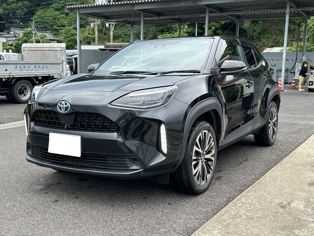Toyota YARIS CROSS 2023 — фото автомобиля