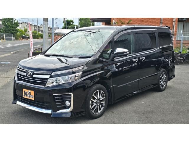 Toyota VOXY 2015 — фото автомобиля 1