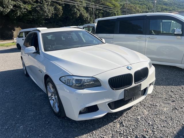 Bmw 5 SERIES 2013 — фото автомобиля