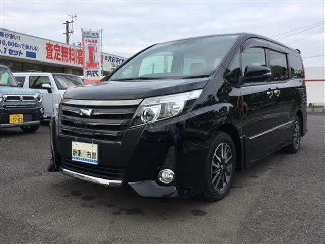 Toyota NOAH 2017 — фото автомобиля 1