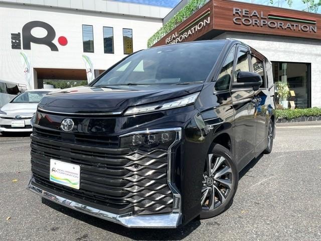 Toyota VOXY 2022 — фото автомобиля 1