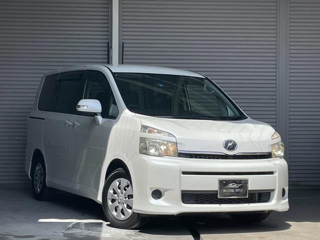 Toyota VOXY 2011 — фото автомобиля