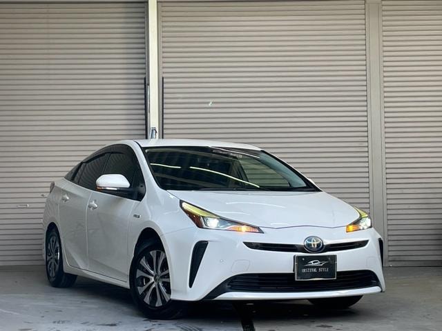 Toyota PRIUS 2019 — фото автомобиля 1