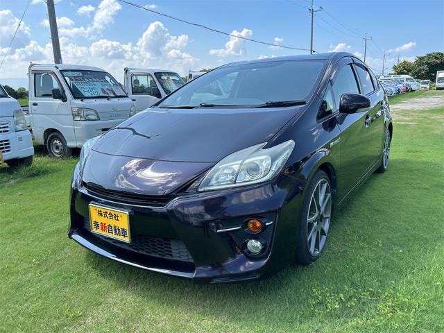 Toyota PRIUS 2013 — фото автомобиля