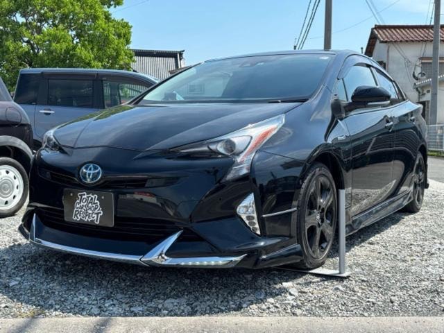 Toyota PRIUS 2016 — фото автомобиля 1