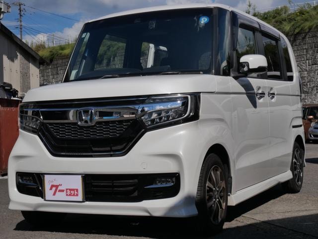 Honda N-BOX CUSTOM 2019 — фото автомобиля 1