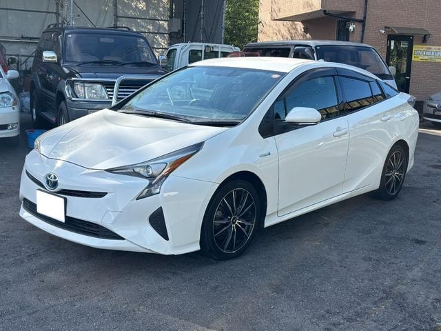 Toyota PRIUS 2016 — фото автомобиля