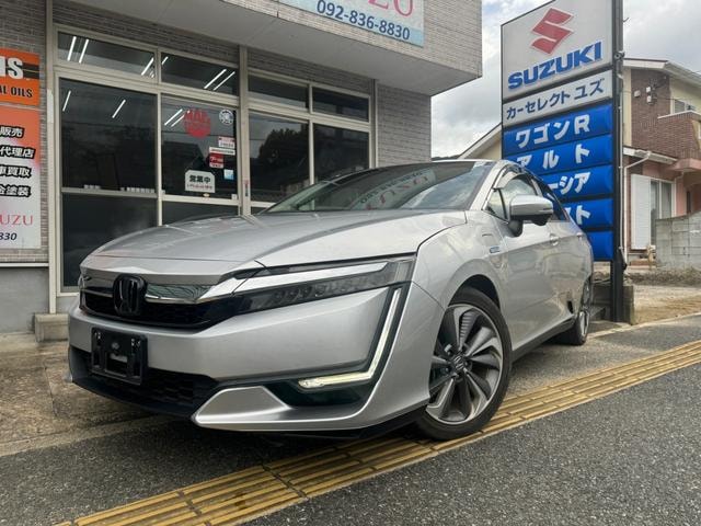 Honda CLARITY PHEV 2018 — фото автомобиля