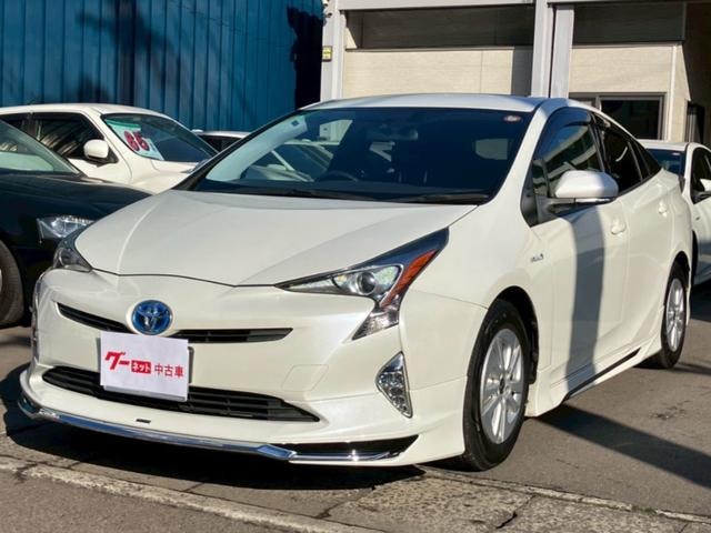Toyota PRIUS 2016 — фото автомобиля 1