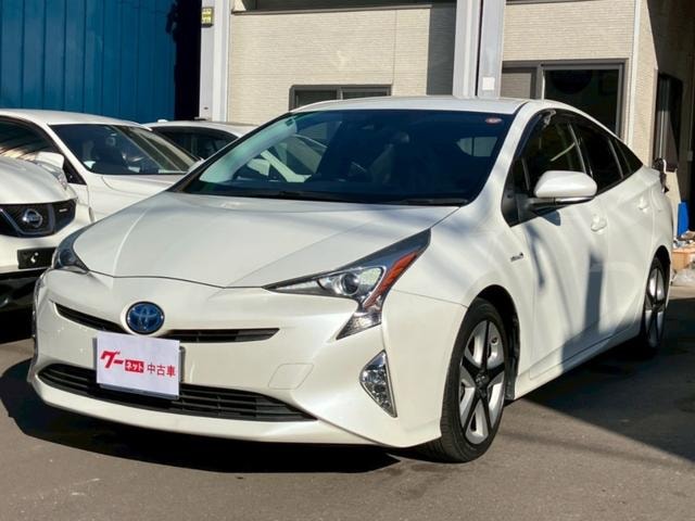 Toyota PRIUS 2016 — фото автомобиля 1