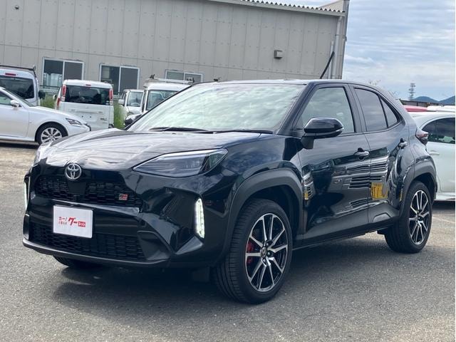 Toyota YARIS CROSS 2025 — фото автомобиля