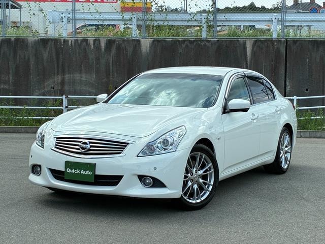 Nissan SKYLINE 2010 — фото автомобиля