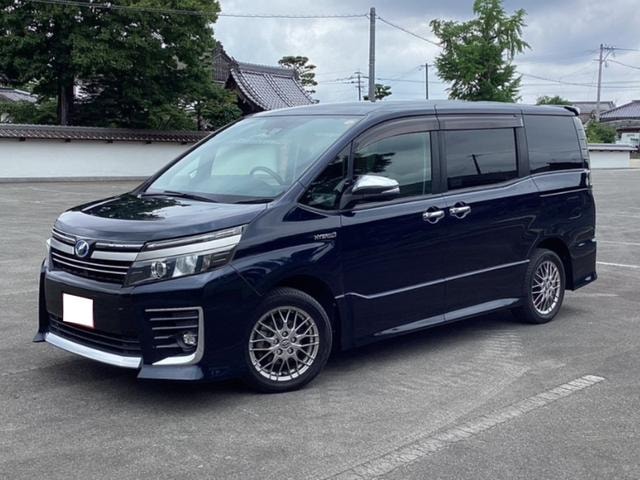Toyota VOXY 2017 — фото автомобиля 1
