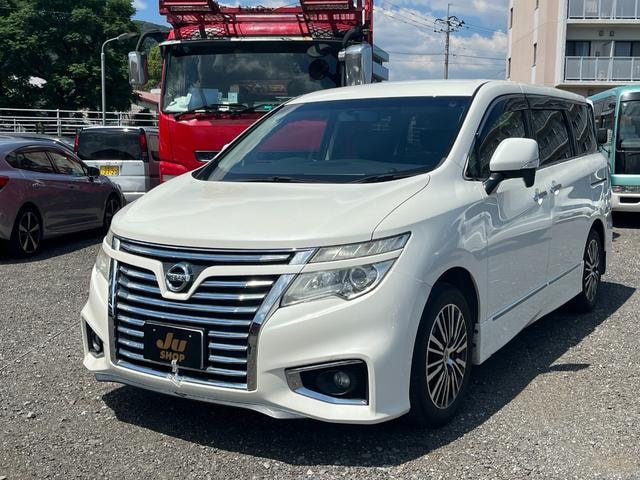 Nissan ELGRAND 2017 — фото автомобиля 1