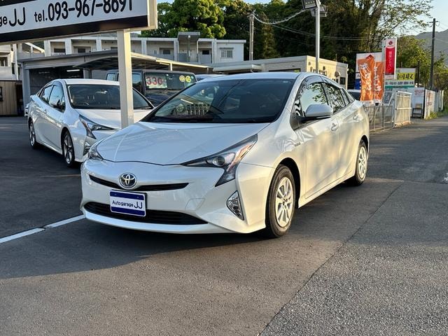 Toyota PRIUS 2015 — фото автомобиля 1