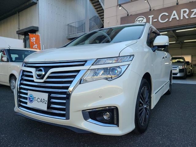 Nissan ELGRAND 2015 — фото автомобиля