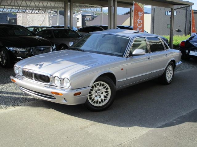 Jaguar XJ 2003 — фото автомобиля 1