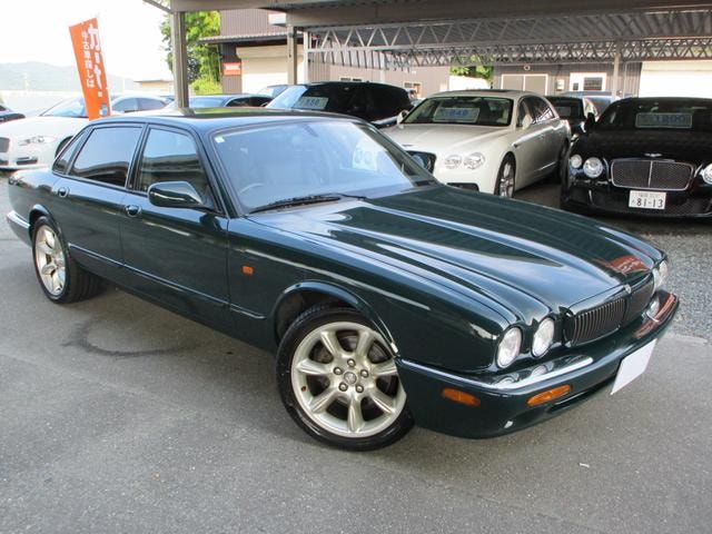 Jaguar XJ 2002 — фото автомобиля 1