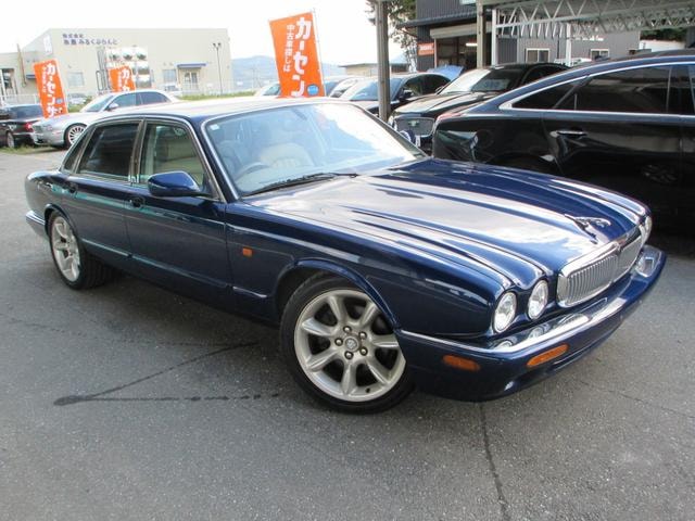 Jaguar XJ 2002 — фото автомобиля 1