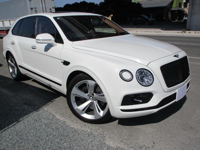 Bentley BENTAYGA 2016 — фото автомобиля