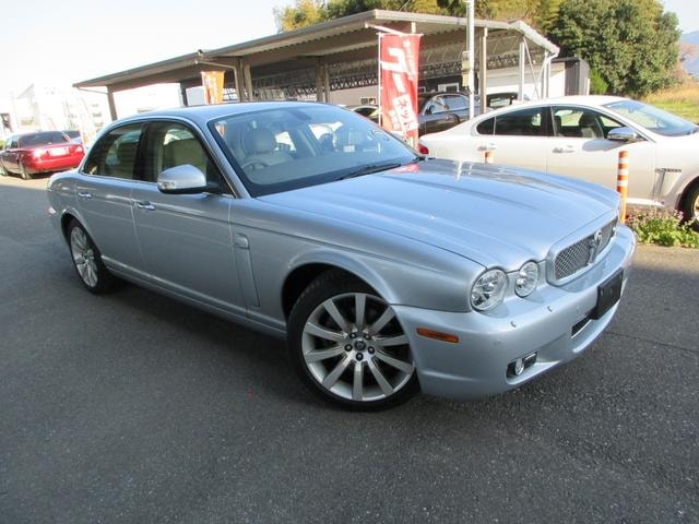 Jaguar XJ 2009 — фото автомобиля 1