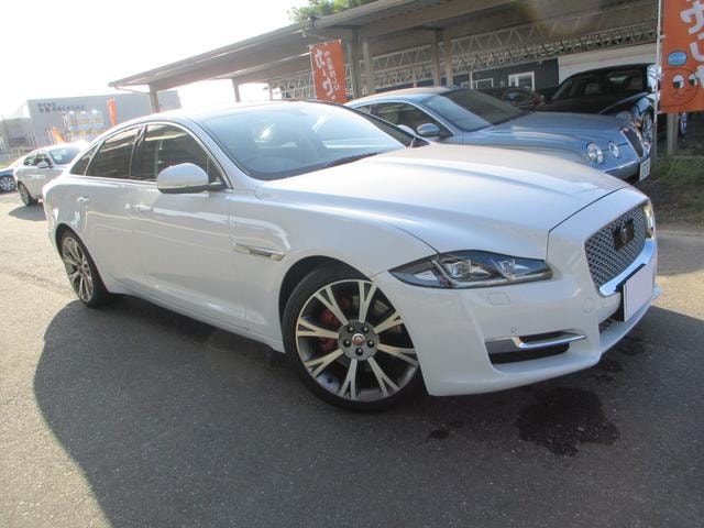 Jaguar XJ 2016 — фото автомобиля 1