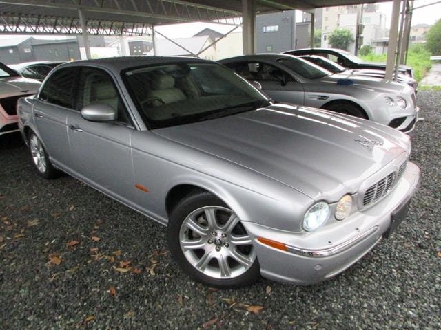 Jaguar XJ 2005 — фото автомобиля 1