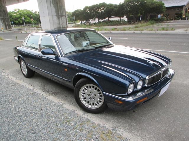 Jaguar XJ 2000 — фото автомобиля 1