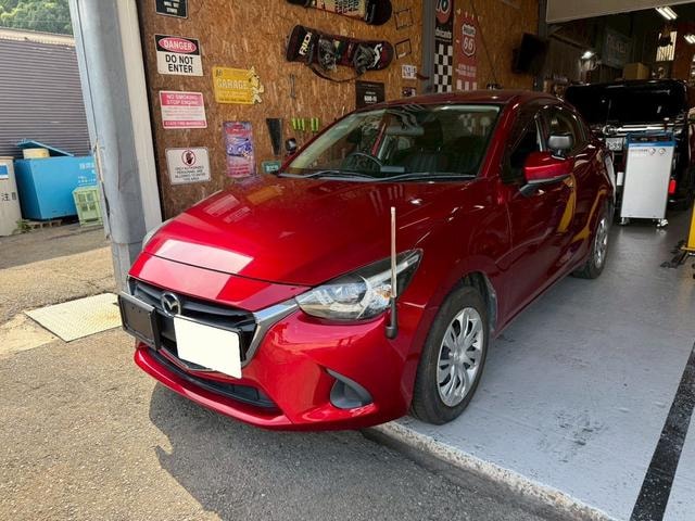 Mazda 2 2020 — фото автомобиля 1