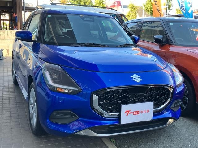 Suzuki SWIFT 2023 — фото автомобиля 1
