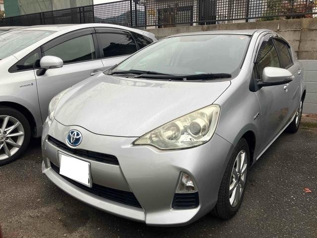 Toyota AQUA 2013 — фото автомобиля