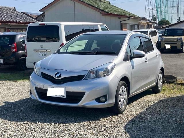 Toyota VITZ 2013 — фото автомобиля