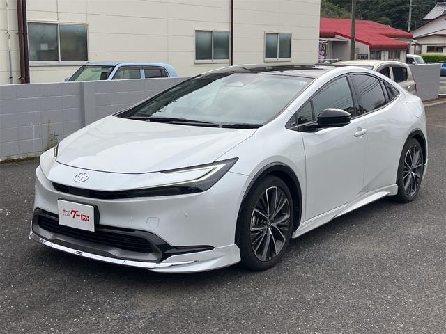 Toyota PRIUS 2023 — фото автомобиля 1