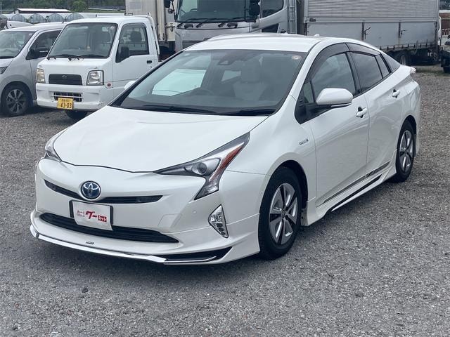 Toyota PRIUS 2016 — фото автомобиля 1