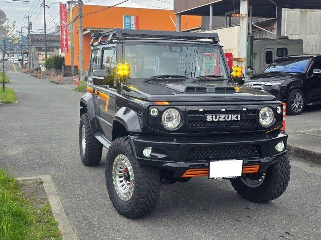 Suzuki JIMNY SIERRA 2023 — фото автомобиля