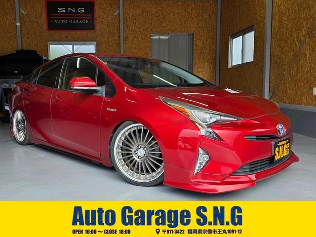 Toyota PRIUS 2016 — фото автомобиля 1