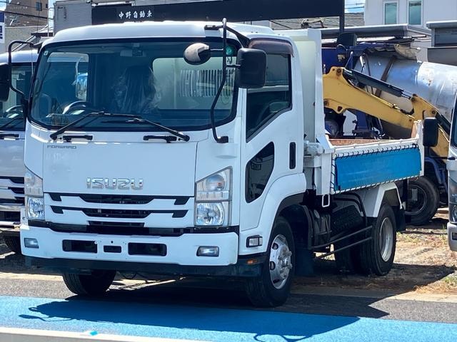 Isuzu FORWARD 2015 — фото автомобиля 1