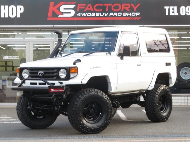 Toyota LAND CRUISER 70 1993 — фото автомобиля