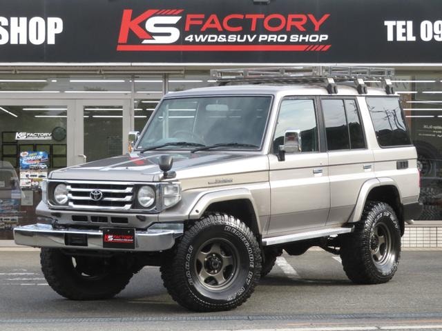 Toyota LAND CRUISER 70 2002 — фото автомобиля