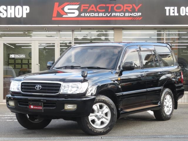 Toyota LAND CRUISER 100 2000 — фото автомобиля