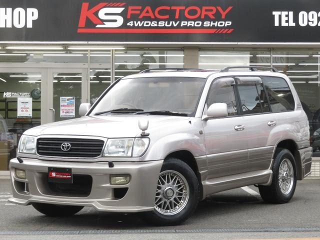 Toyota LAND CRUISER 100 1998 — фото автомобиля