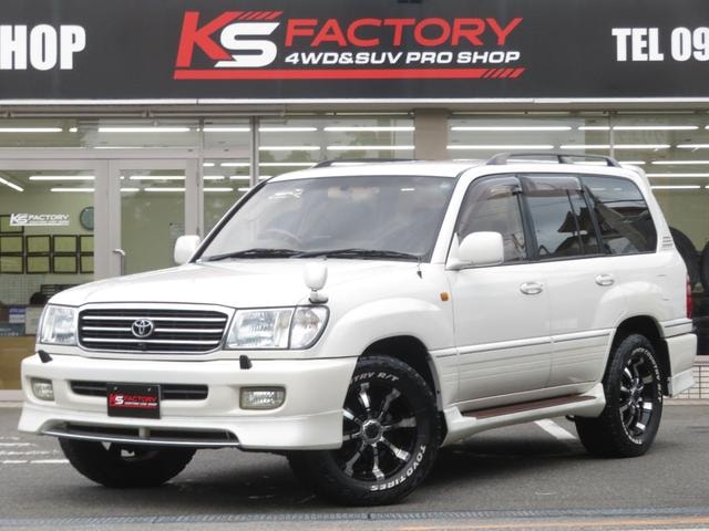 Toyota LAND CRUISER 100 2000 — фото автомобиля