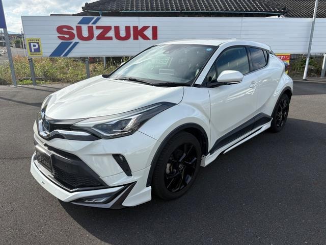 Toyota C-HR 2021 — фото автомобиля 1