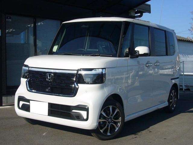 Honda N-BOX CUSTOM 2023 — фото автомобиля 1
