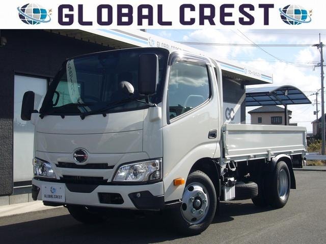 Hino DUTRO 2026 — фото автомобиля 1