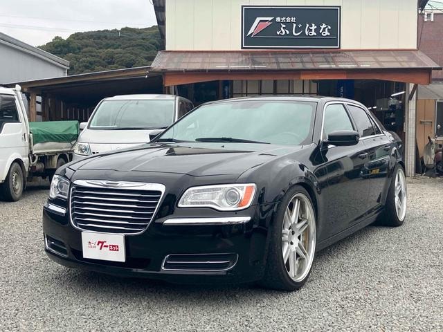 Chrysler 300 2013 — фото автомобиля 1