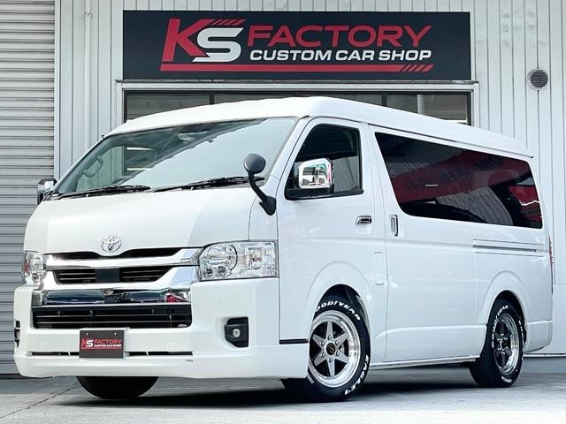 Toyota HIACE WAGON 2026 — фото автомобиля 1