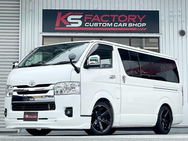 Toyota HIACE VAN 2011 — фото автомобиля 1